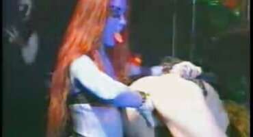 sex lon nhieu nuoc Người phụ nữ học cách làm tình bo chong nang dau sex với cặp vợ chồng mới cưới.